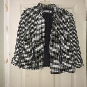 Tahari by Arthur Levine jacket new w/o tags sz 16
